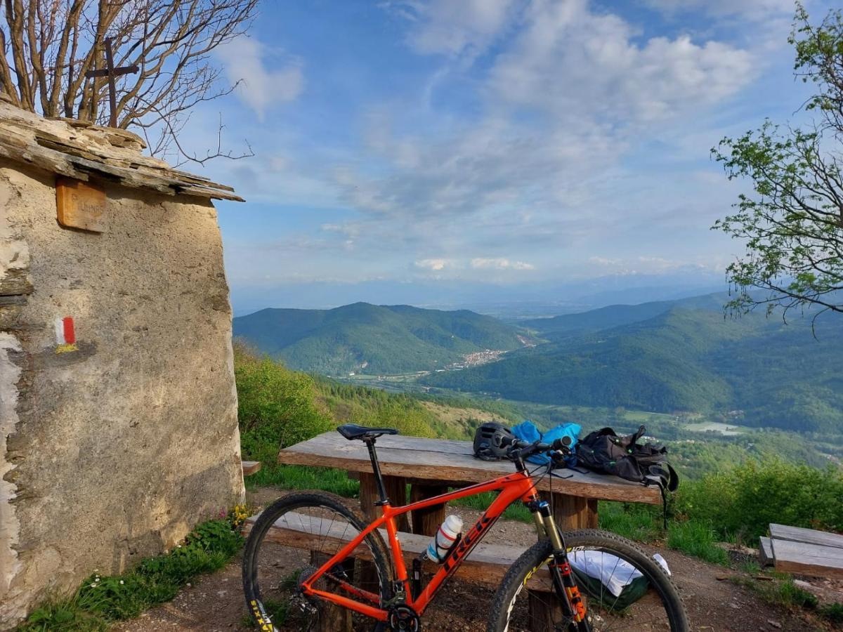 Due Camere E Una Bici Venasca Bagian luar foto